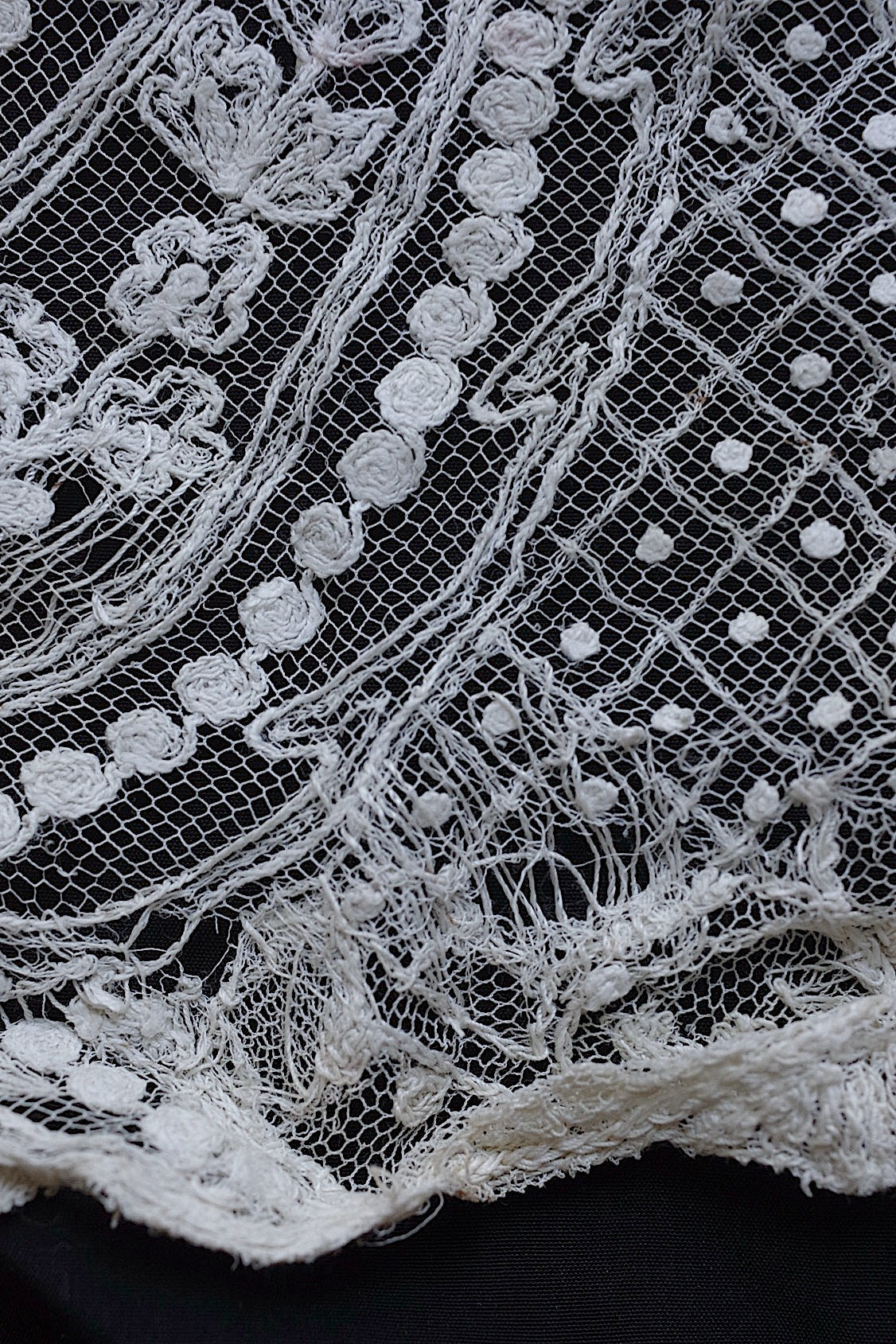 アンティークレース dentelle atntique bas d'aube .FR a l'epoque