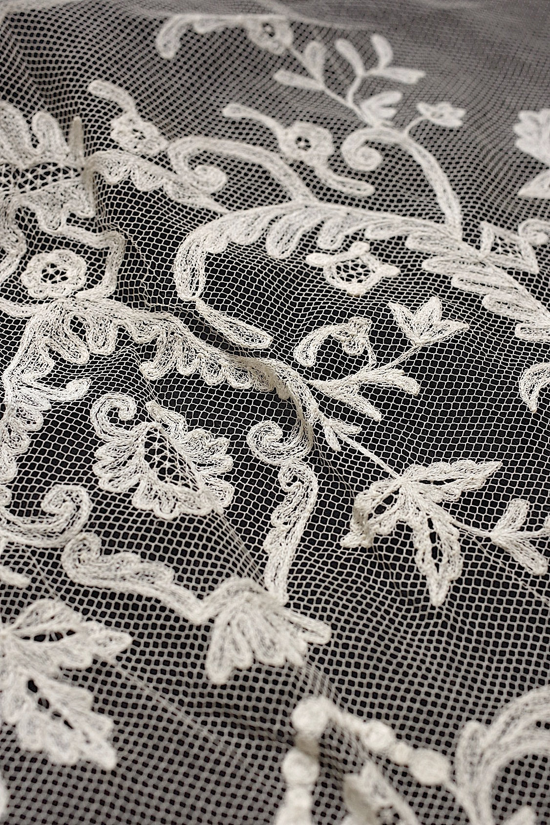 アンティークレース dentelle atntique .FR a l'epoque