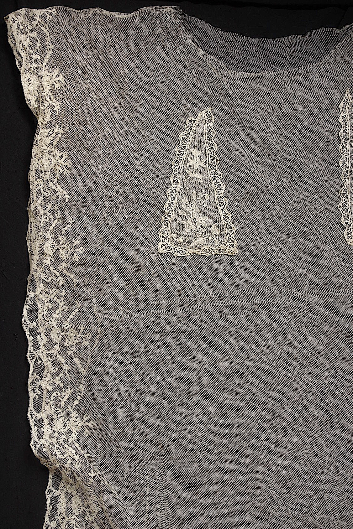 アンティークレース dentelle atntique .FR a l'epoque