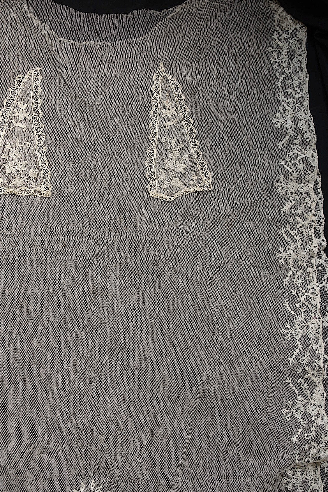 アンティークレース dentelle atntique .FR a l'epoque