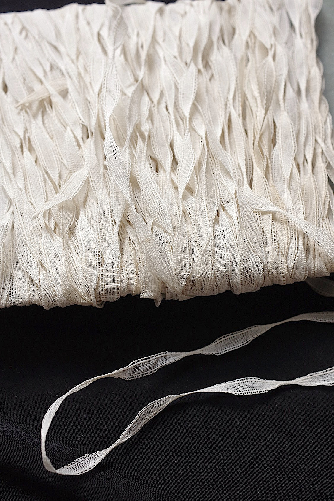 アンティークレーステープ dentelle atntique  トータル50cm以上 .FR a l'epoque