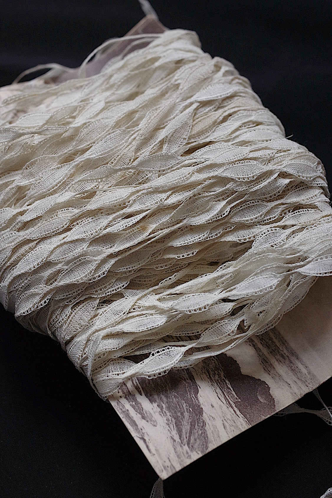 アンティークレーステープ dentelle atntique  トータル40cm以上 .FR a l'epoque