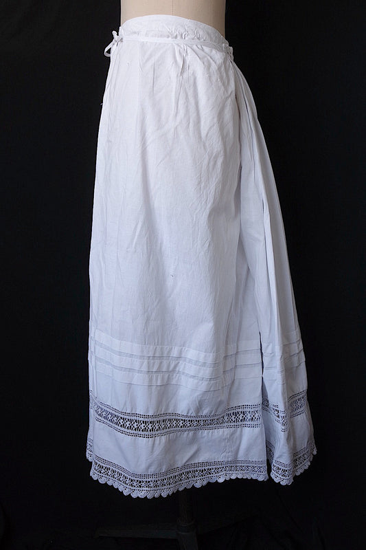 アンティークスカート vêtement antique .FR a l'epoque