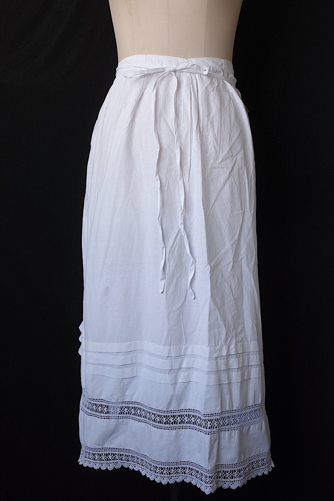 アンティークスカート vêtement antique .FR a l'epoque