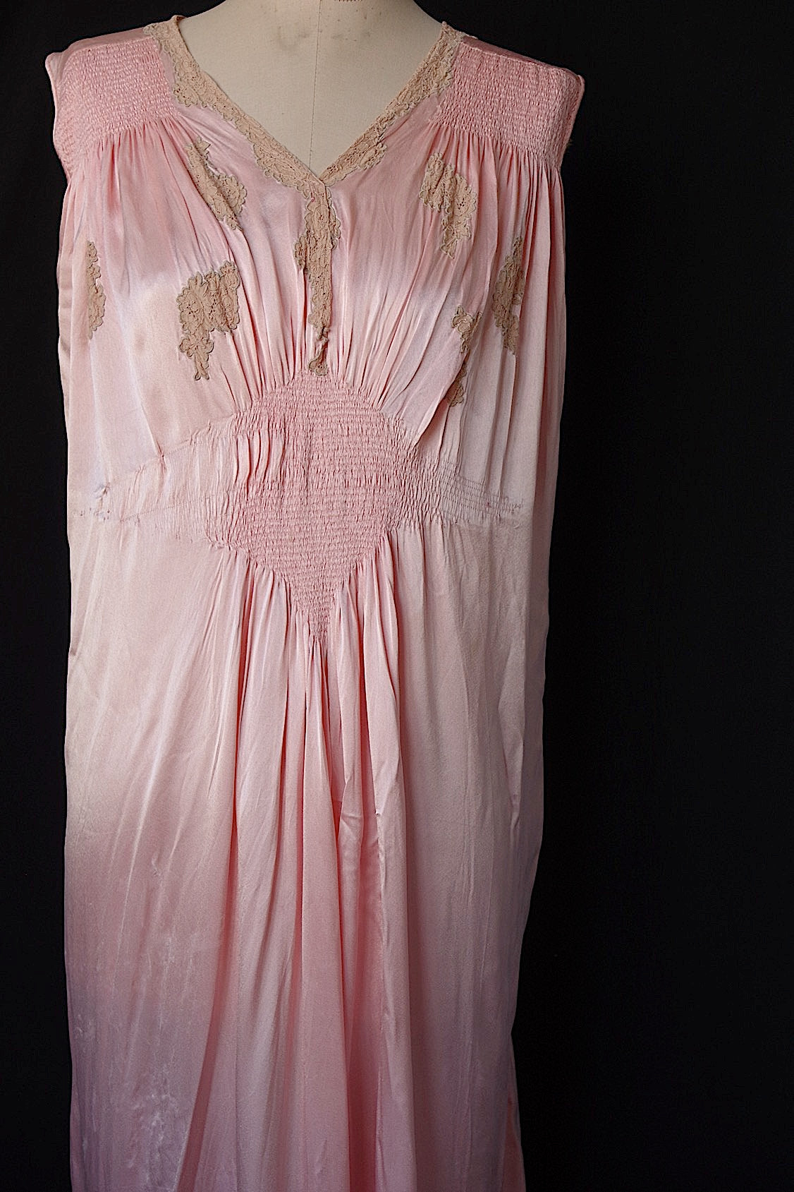 アンティークワンピース vêtement antique ピンク .FR a l'epoque