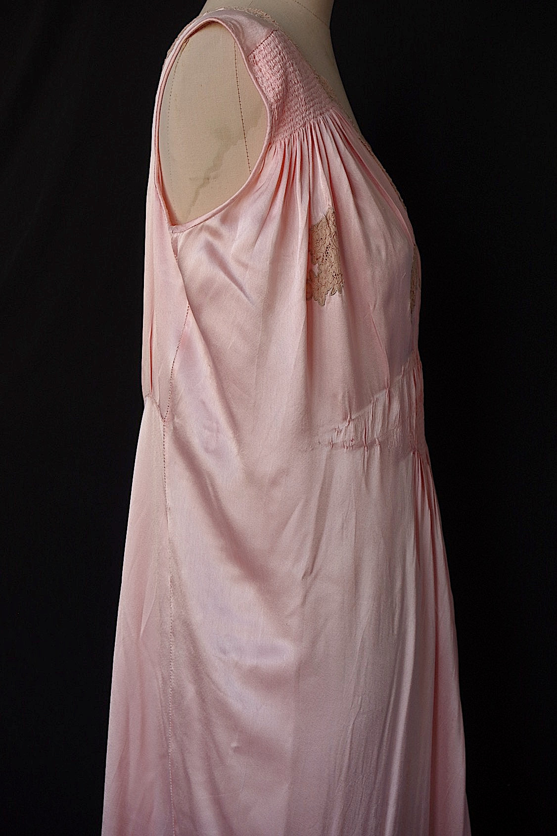 アンティークワンピース vêtement antique ピンク .FR a l'epoque