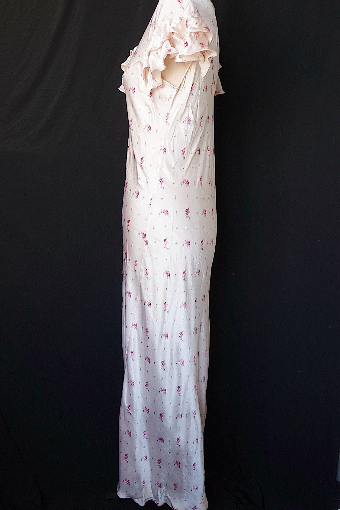 アンティークワンピース vêtement antique 花柄 .FR a l'epoque