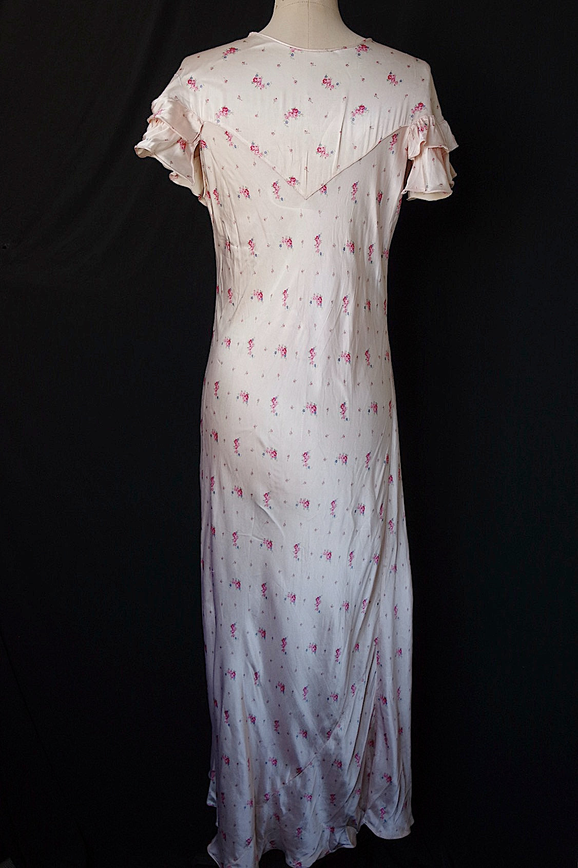 アンティークワンピース vêtement antique 花柄 .FR a l'epoque