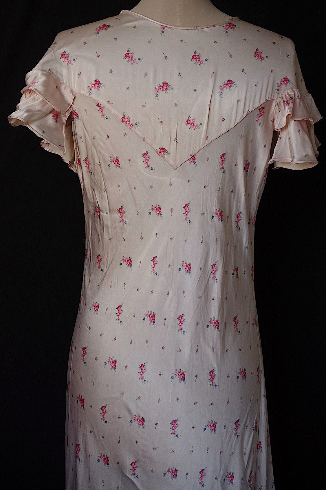 アンティークワンピース vêtement antique 花柄 .FR a l'epoque