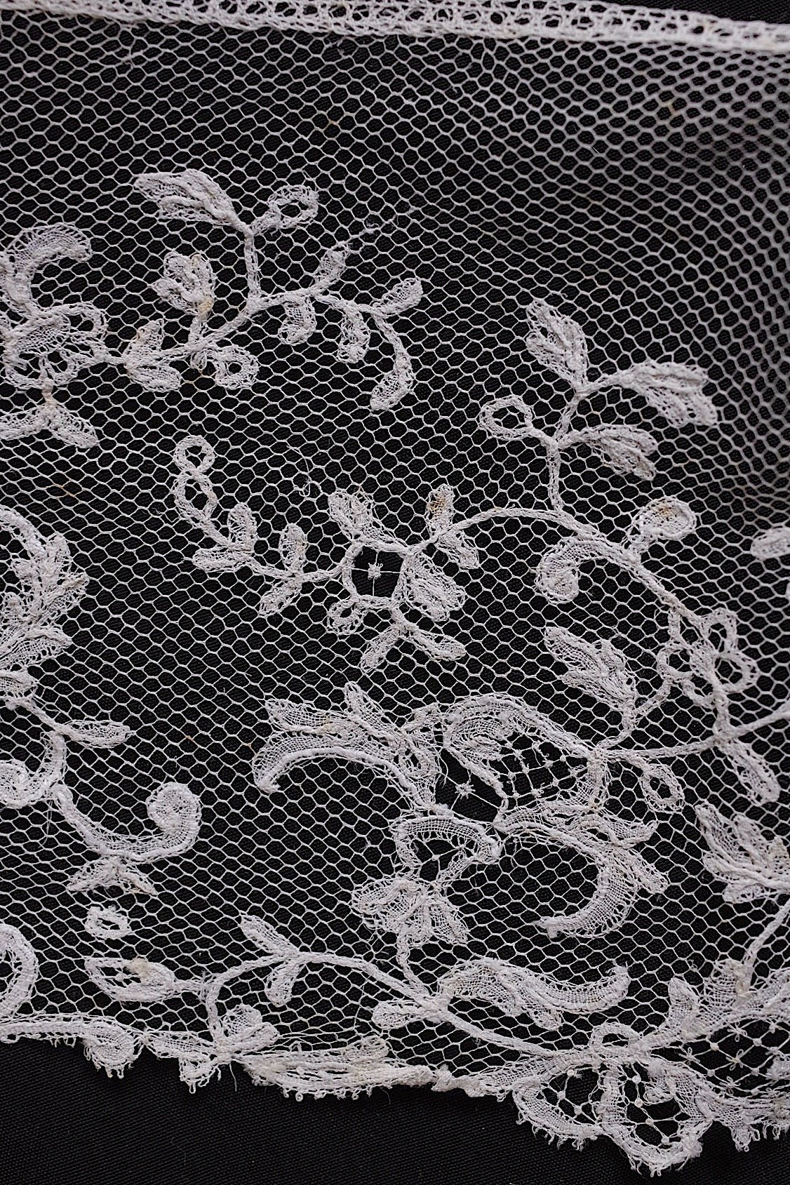 アンティークレース dentelle antique 270cm .FR a l'epoque