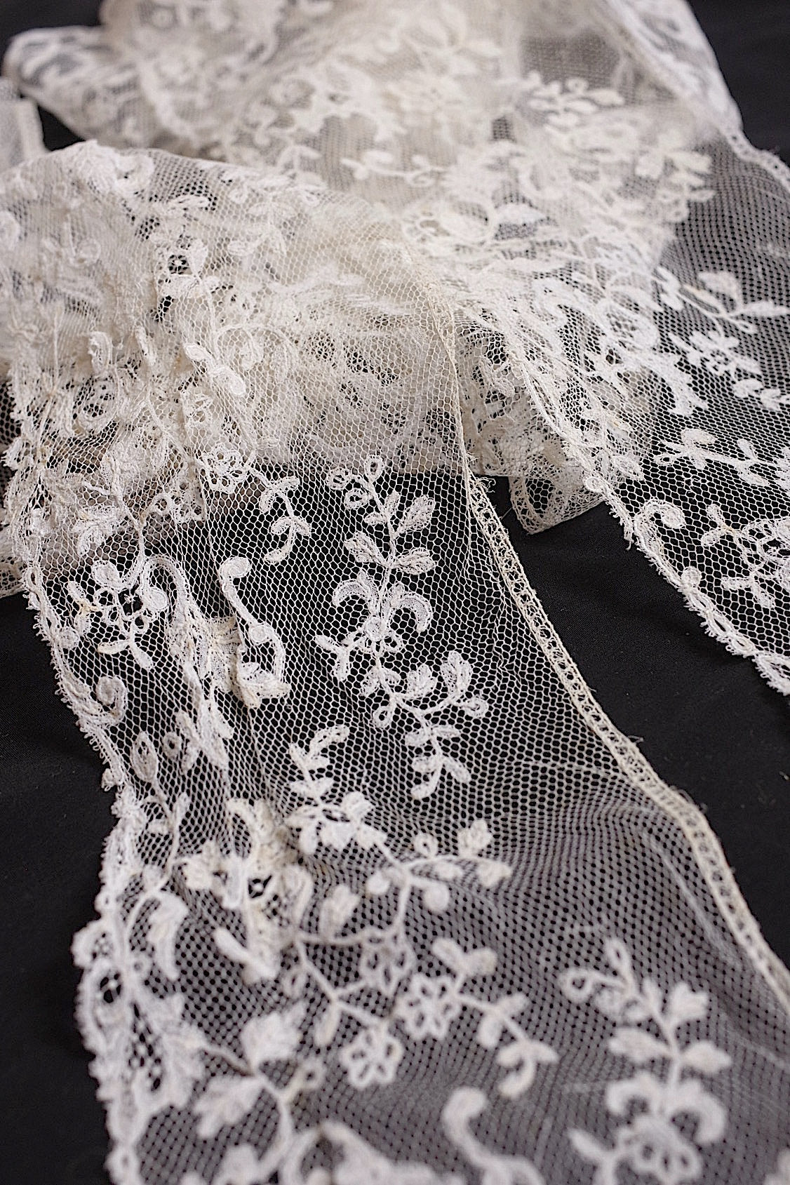 アンティークレース dentelle antique 270cm .FR a l'epoque