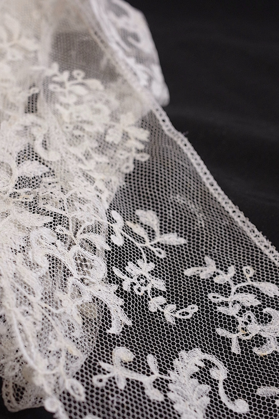 アンティークレース dentelle antique 270cm .FR a l'epoque