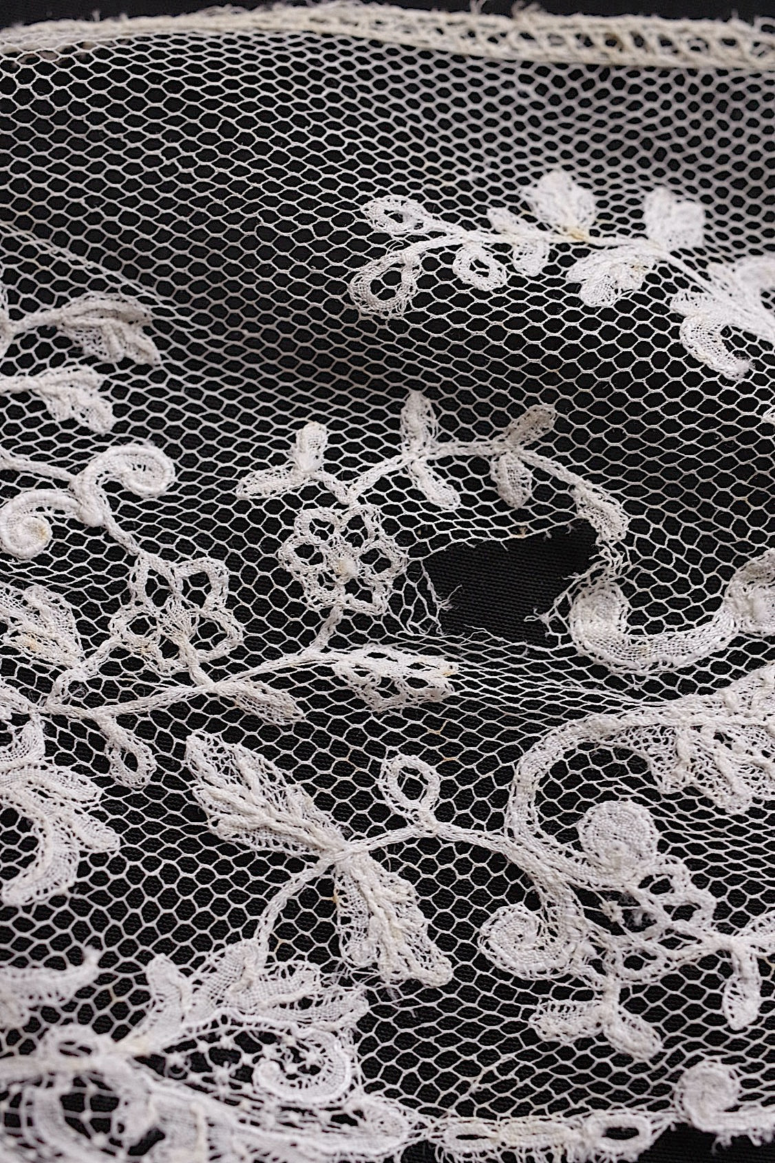 アンティークレース dentelle antique 270cm .FR a l'epoque