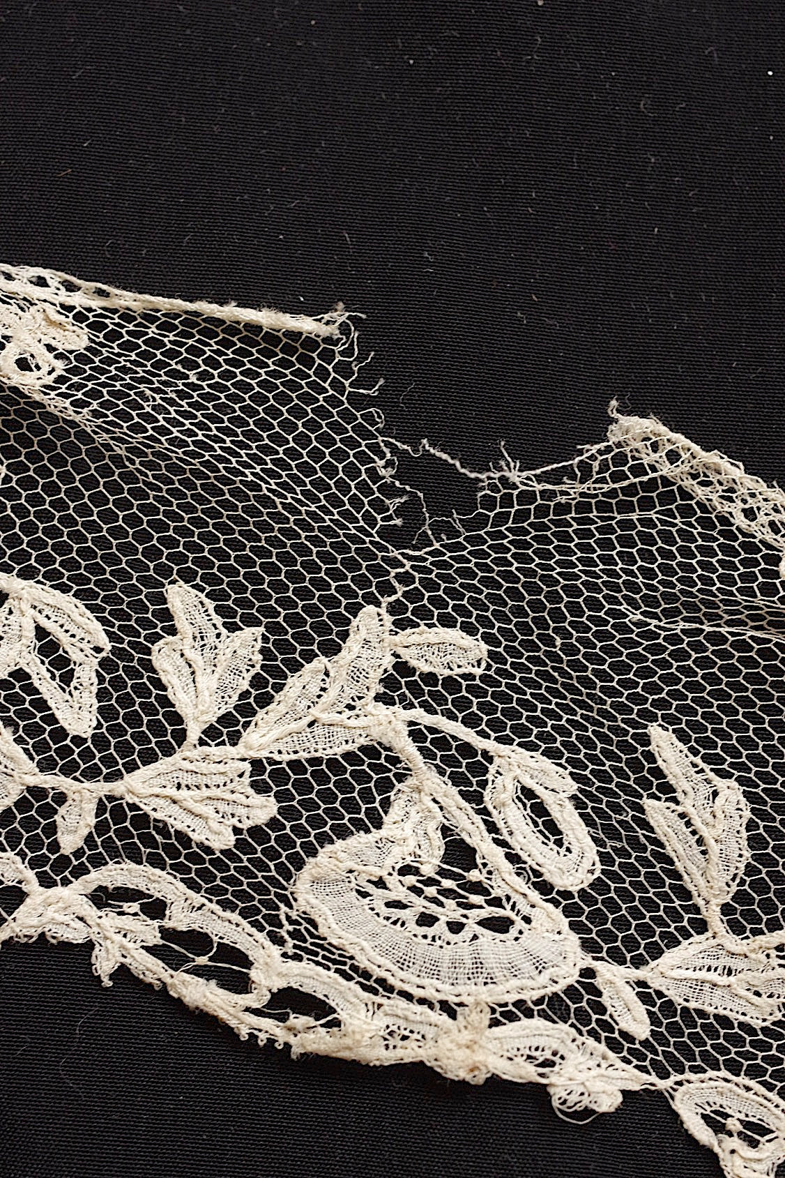 アンティークレース dentelle antique 265cm .FR a l'epoque