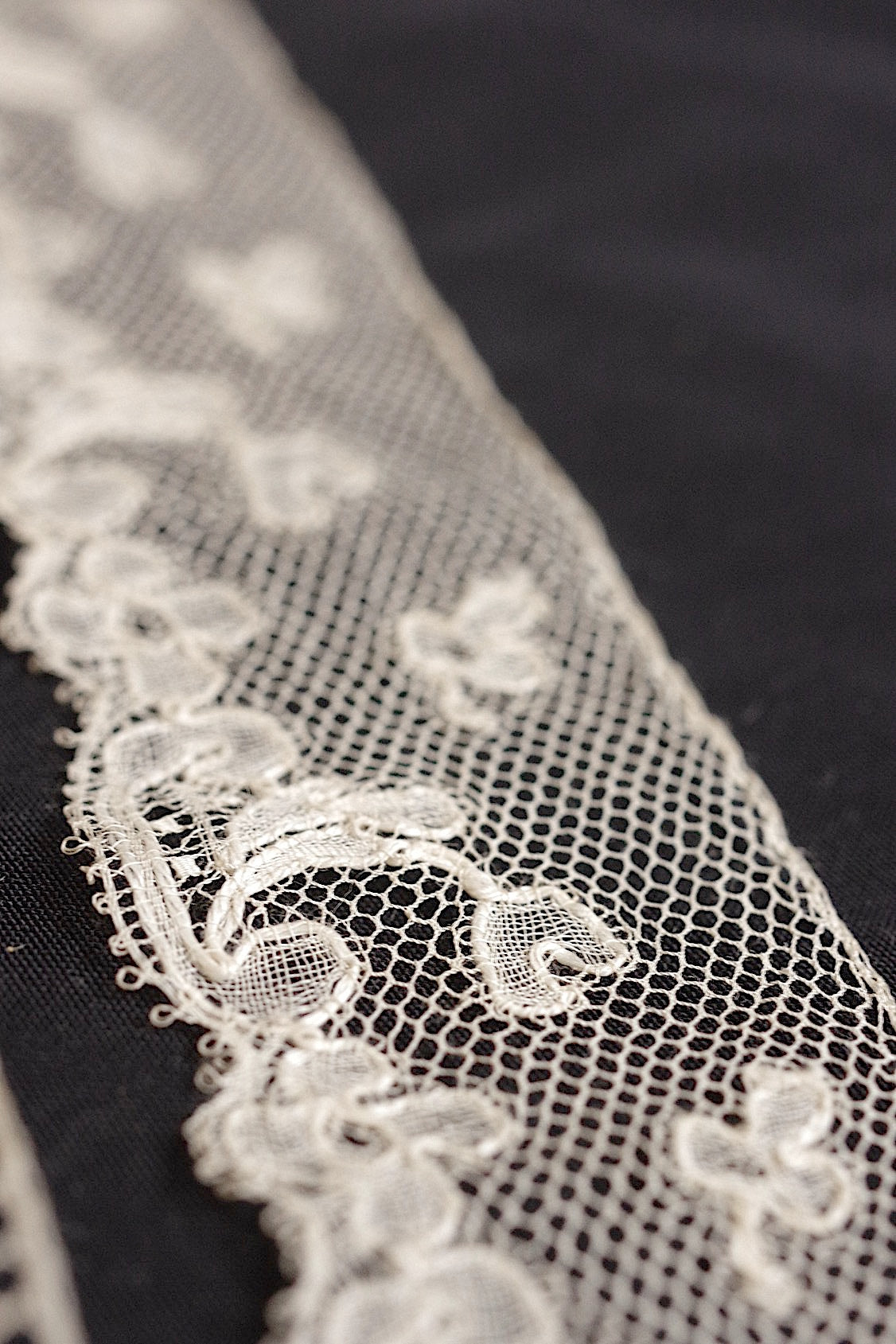 アンティークレース dentelle antique 172cm 183cm 109cm .FR a l'epoque