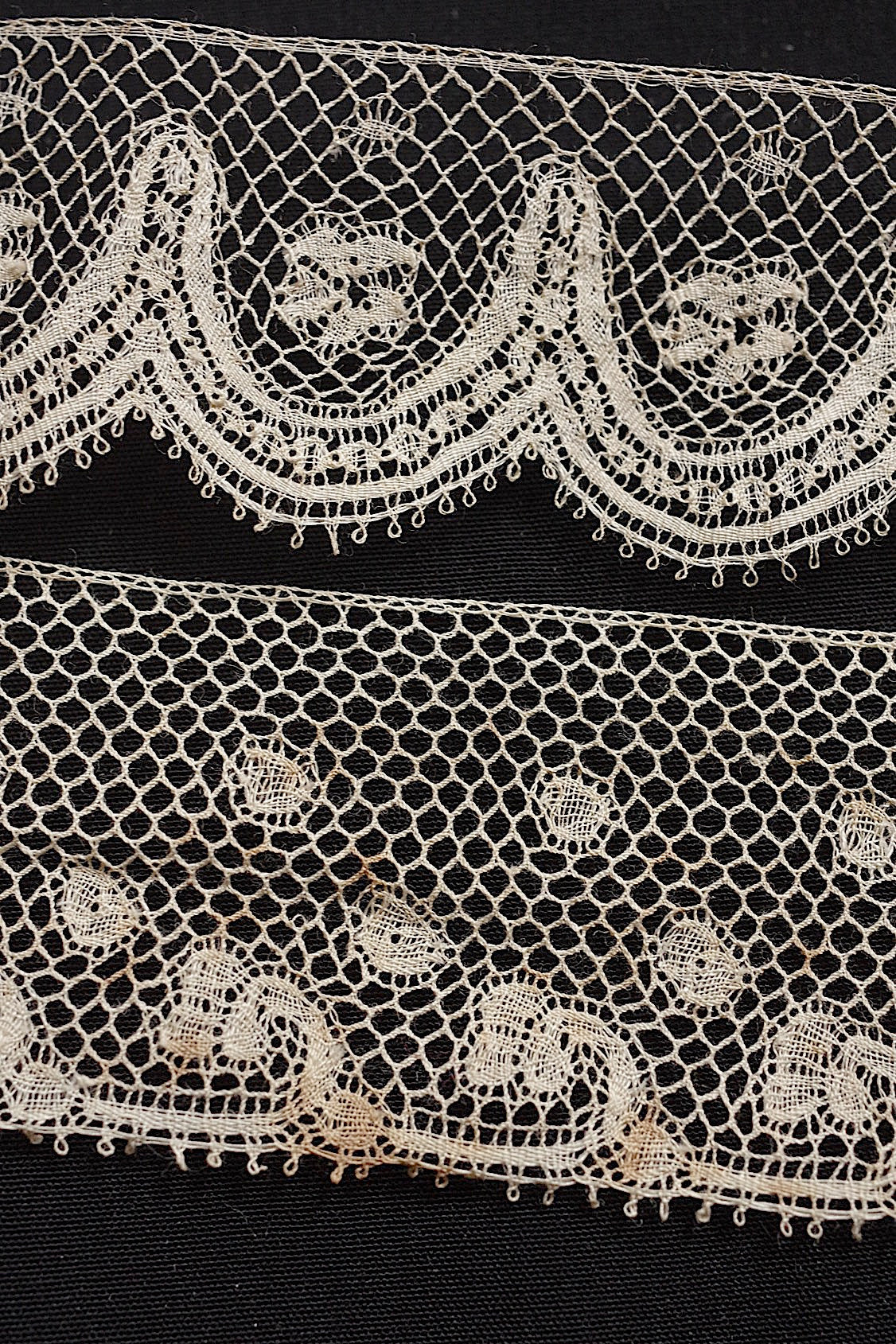 アンティークレース dentelle antique 200cm 360cm .FR a l'epoque