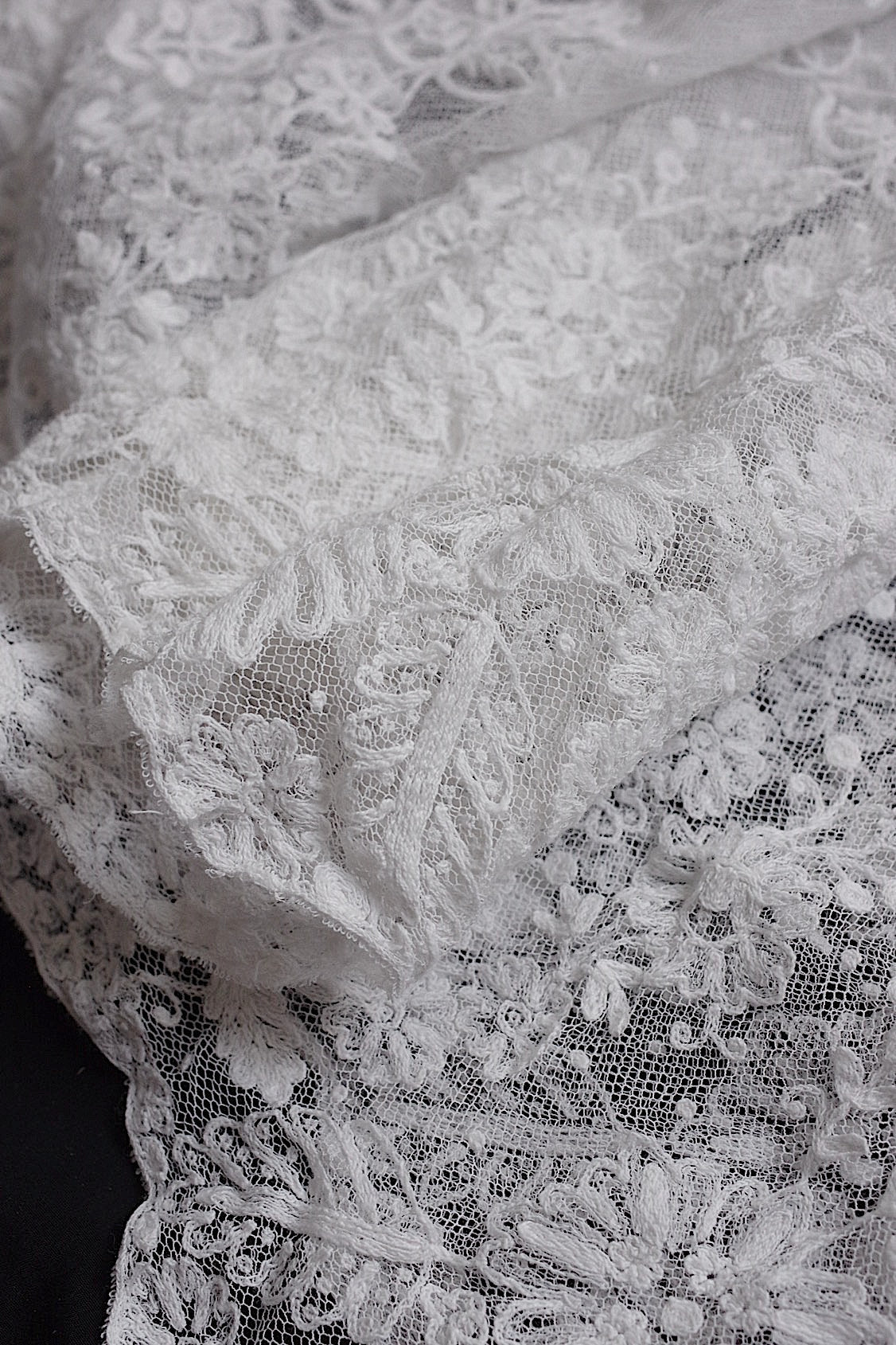 アンティークレース dentelle antique bas d'aube .FR a l'epoque