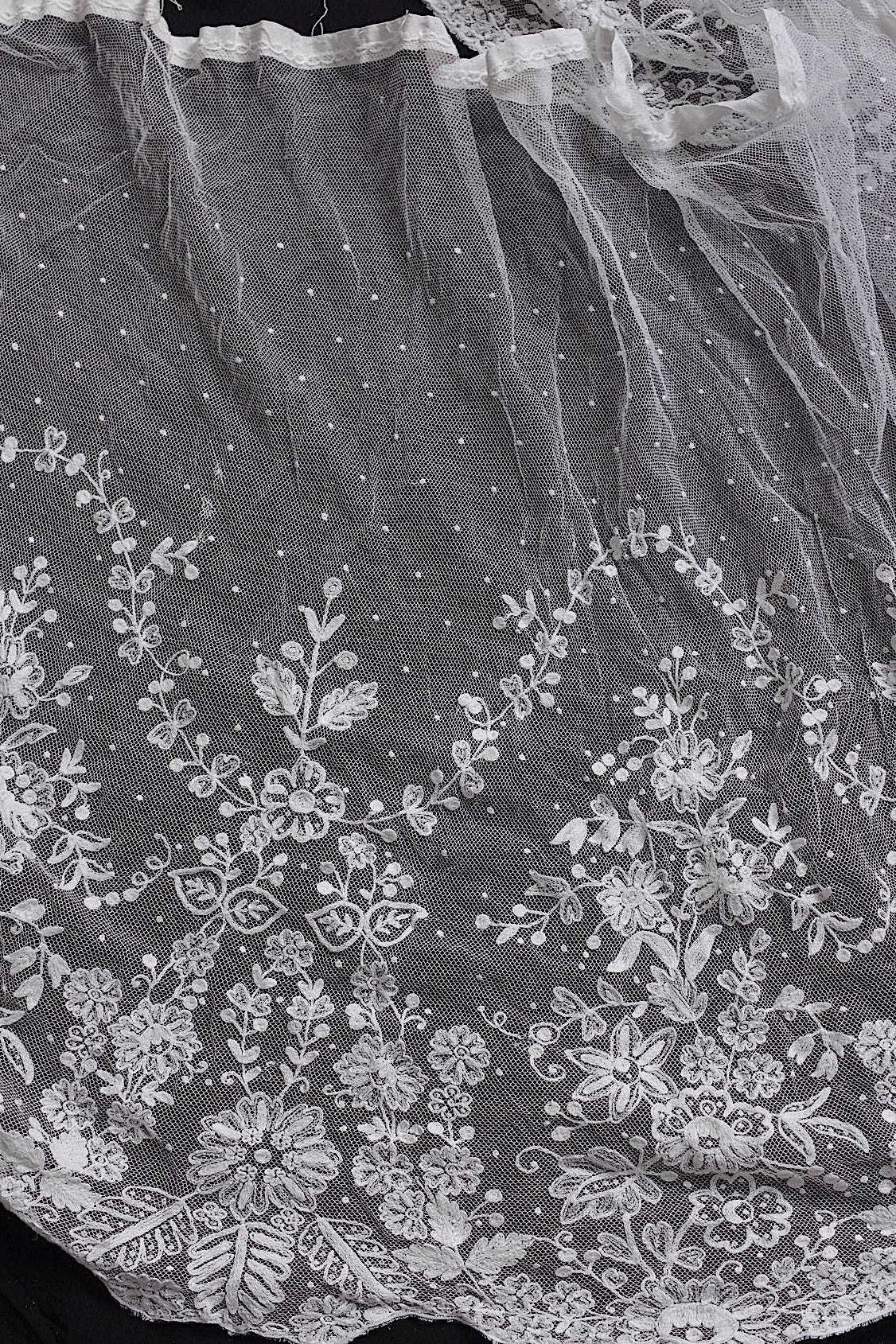 アンティークレース dentelle antique bas d'aube .FR a l'epoque