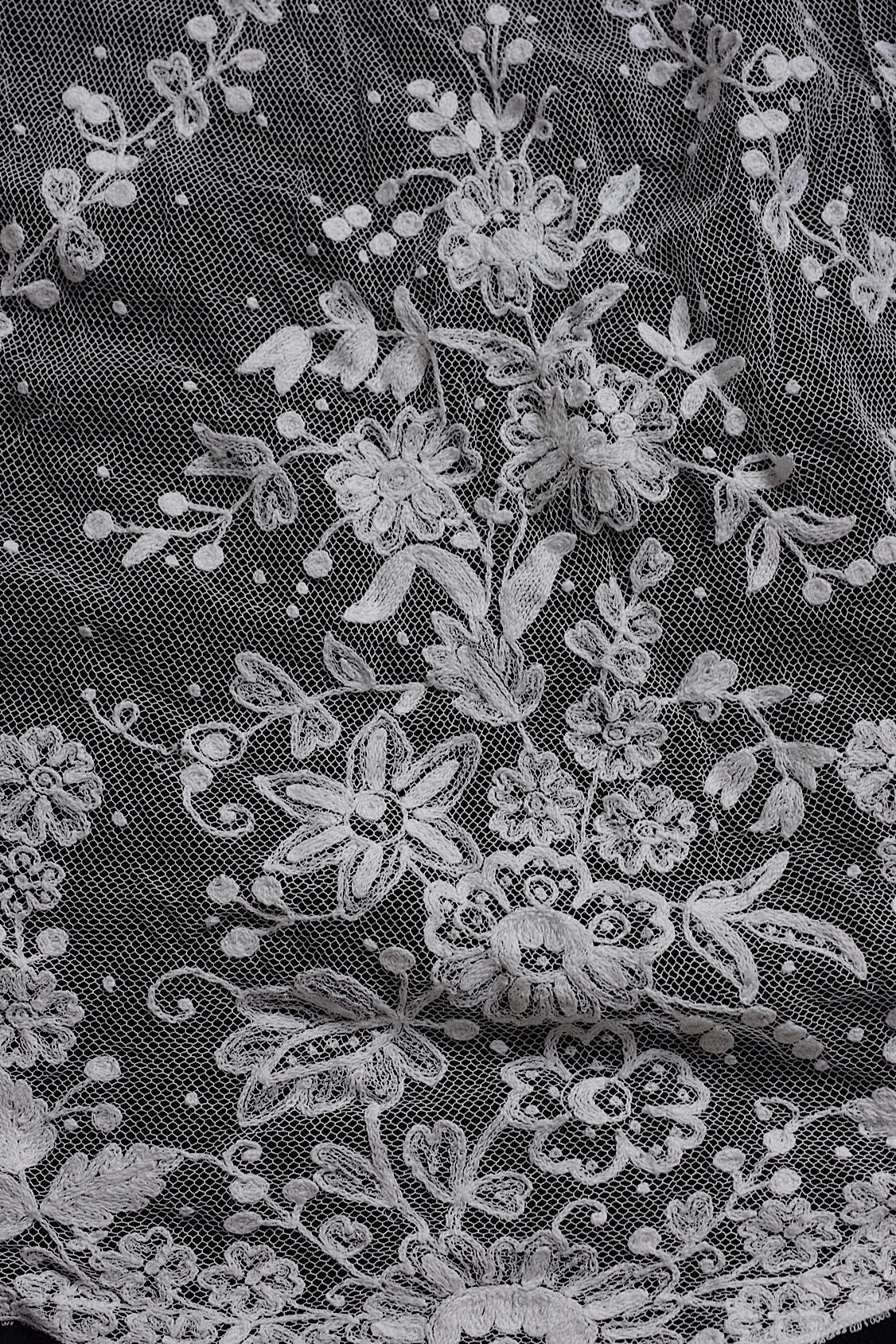 アンティークレース dentelle antique bas d'aube .FR a l'epoque