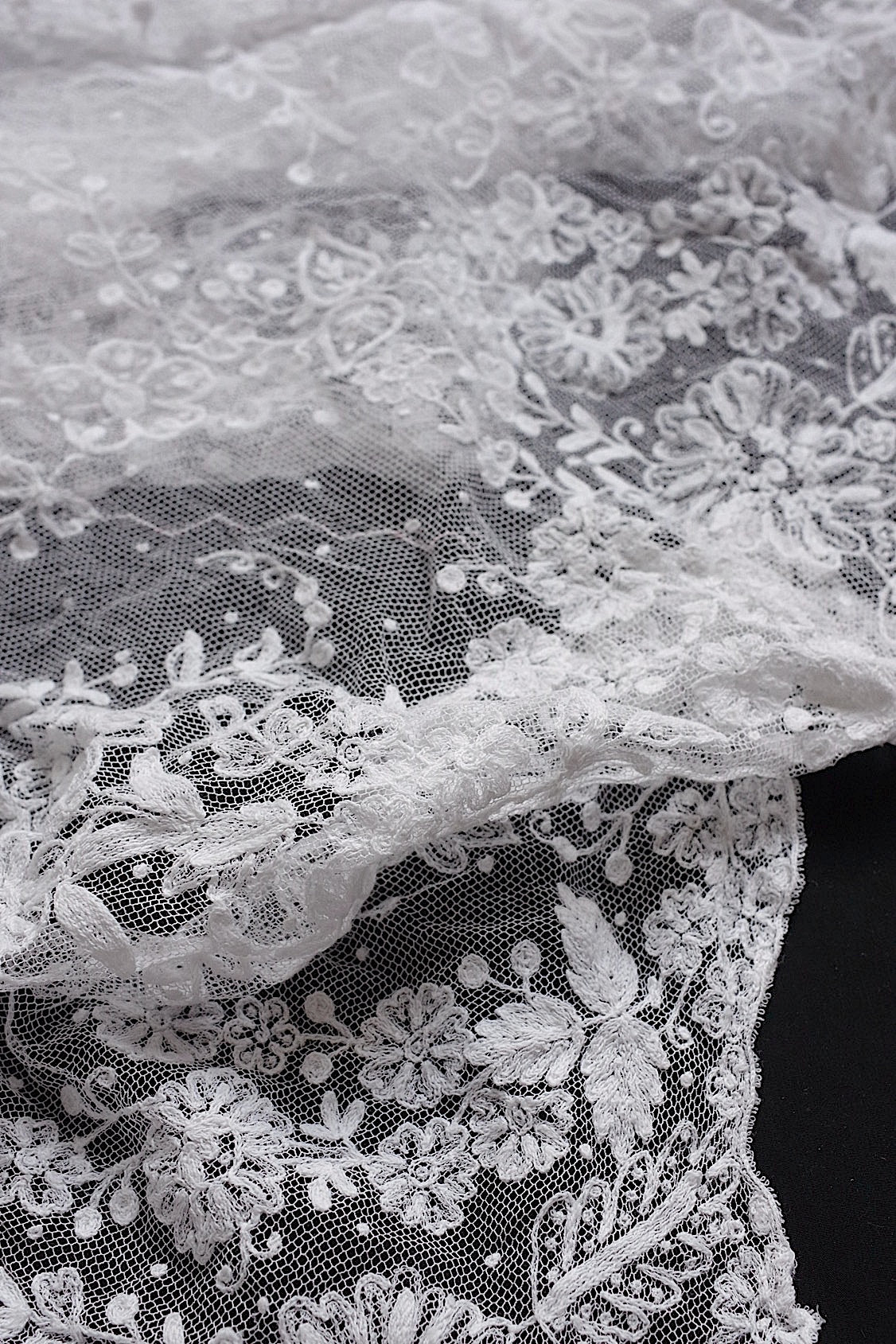 アンティークレース dentelle antique bas d'aube .FR a l'epoque