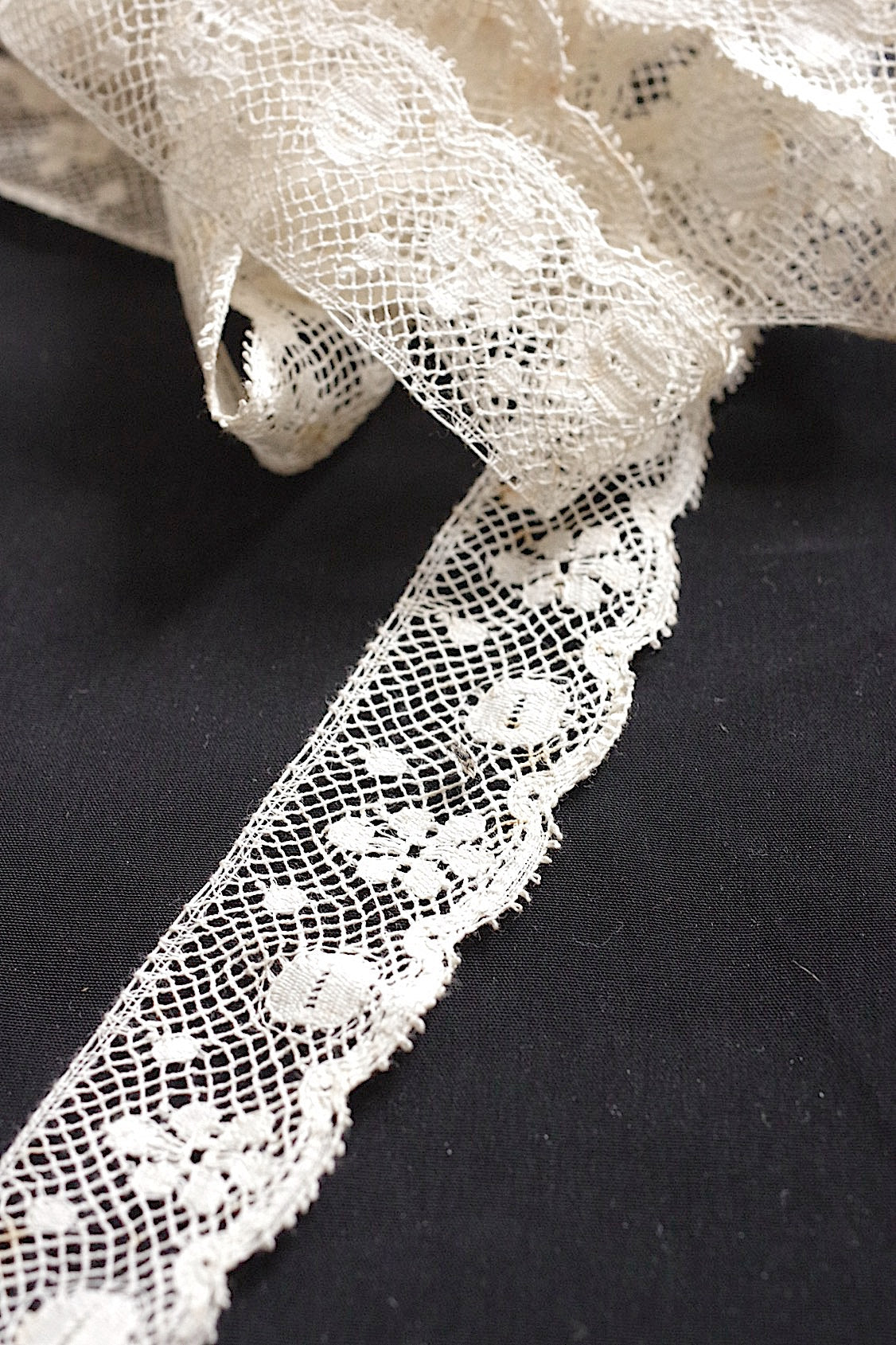 アンティークレース dentelle antique 790cm  .FR a l'epoque