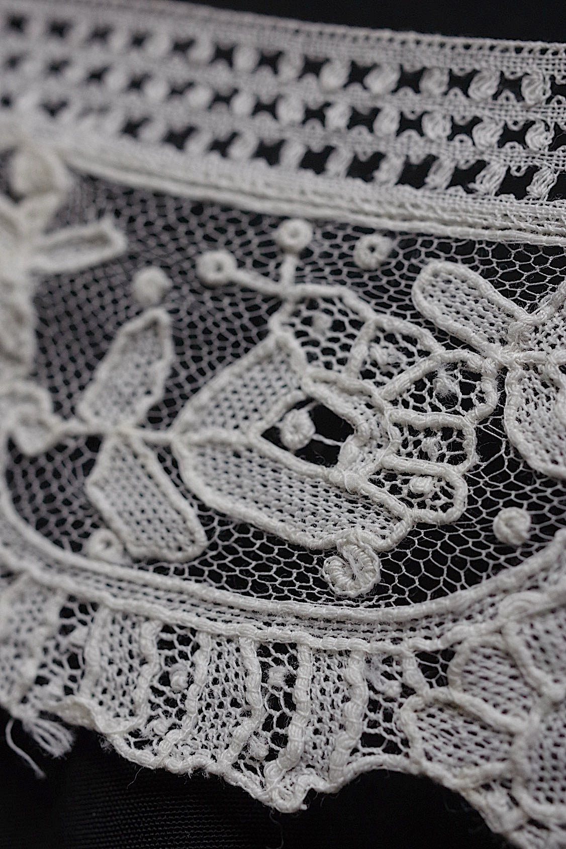 アンティークレース dentelle antique 210cm .FR a l'epoque