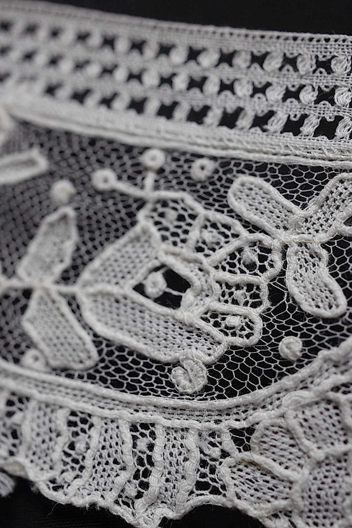 アンティークレース dentelle antique 210cm .FR a l'epoque