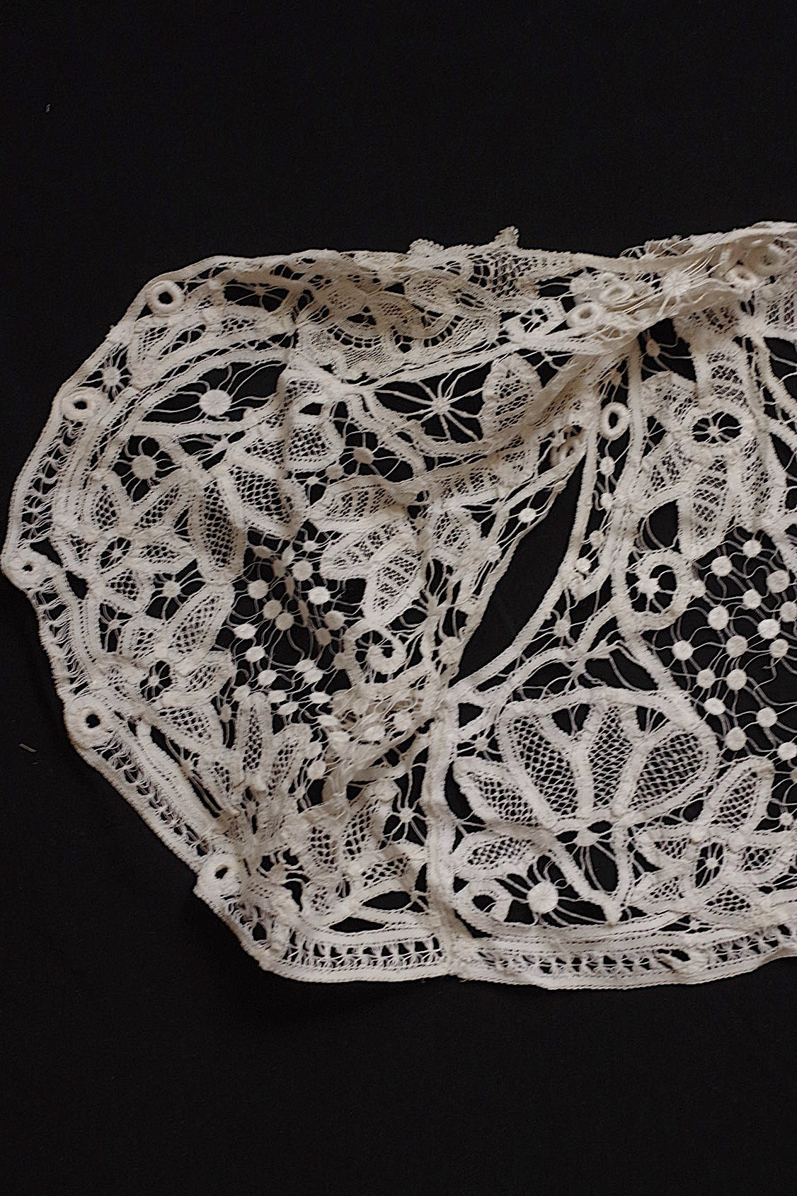 アンティークレース dentelle antique 小さなジレ .FR a l'epoque