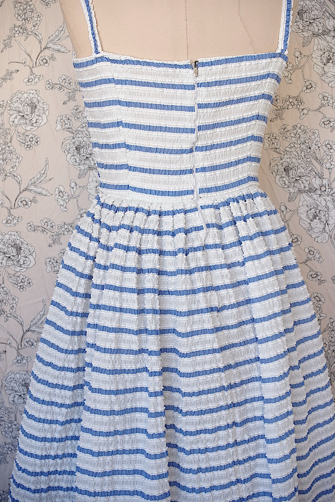 ヴィンテージワンピース vêtement vintage 50's .FR a l'epoque