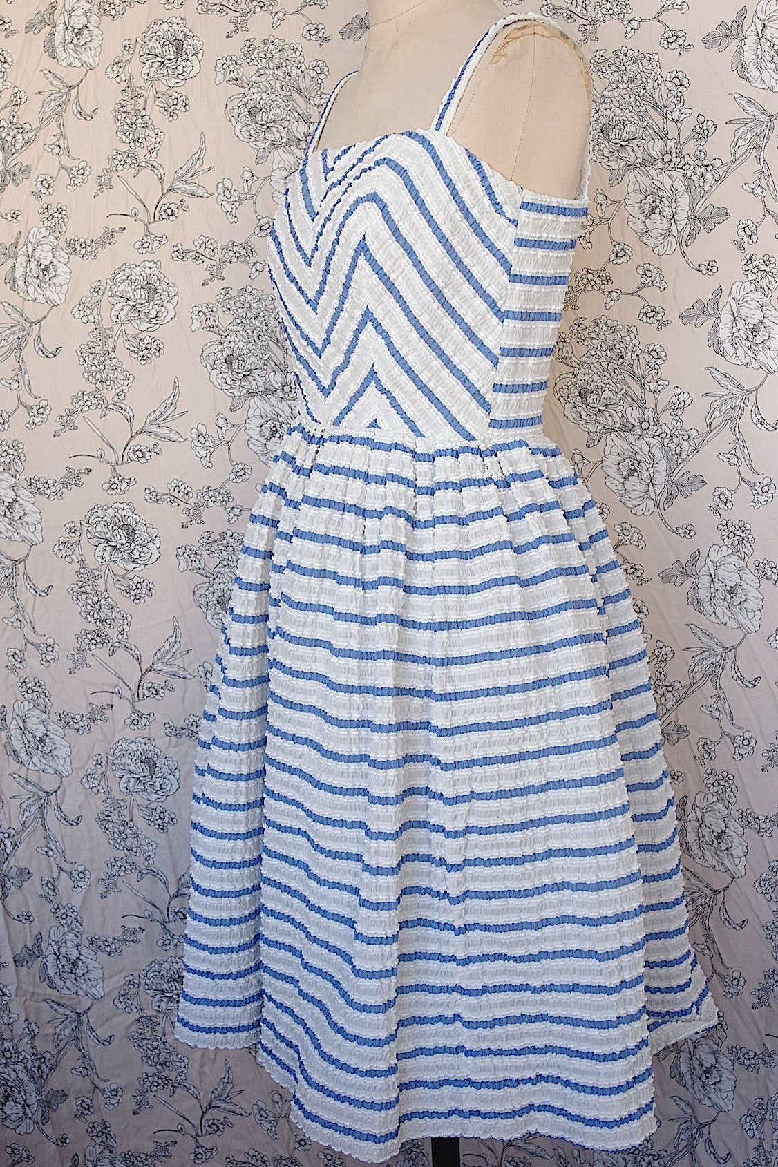 ヴィンテージワンピース vêtement vintage 50's .FR a l'epoque