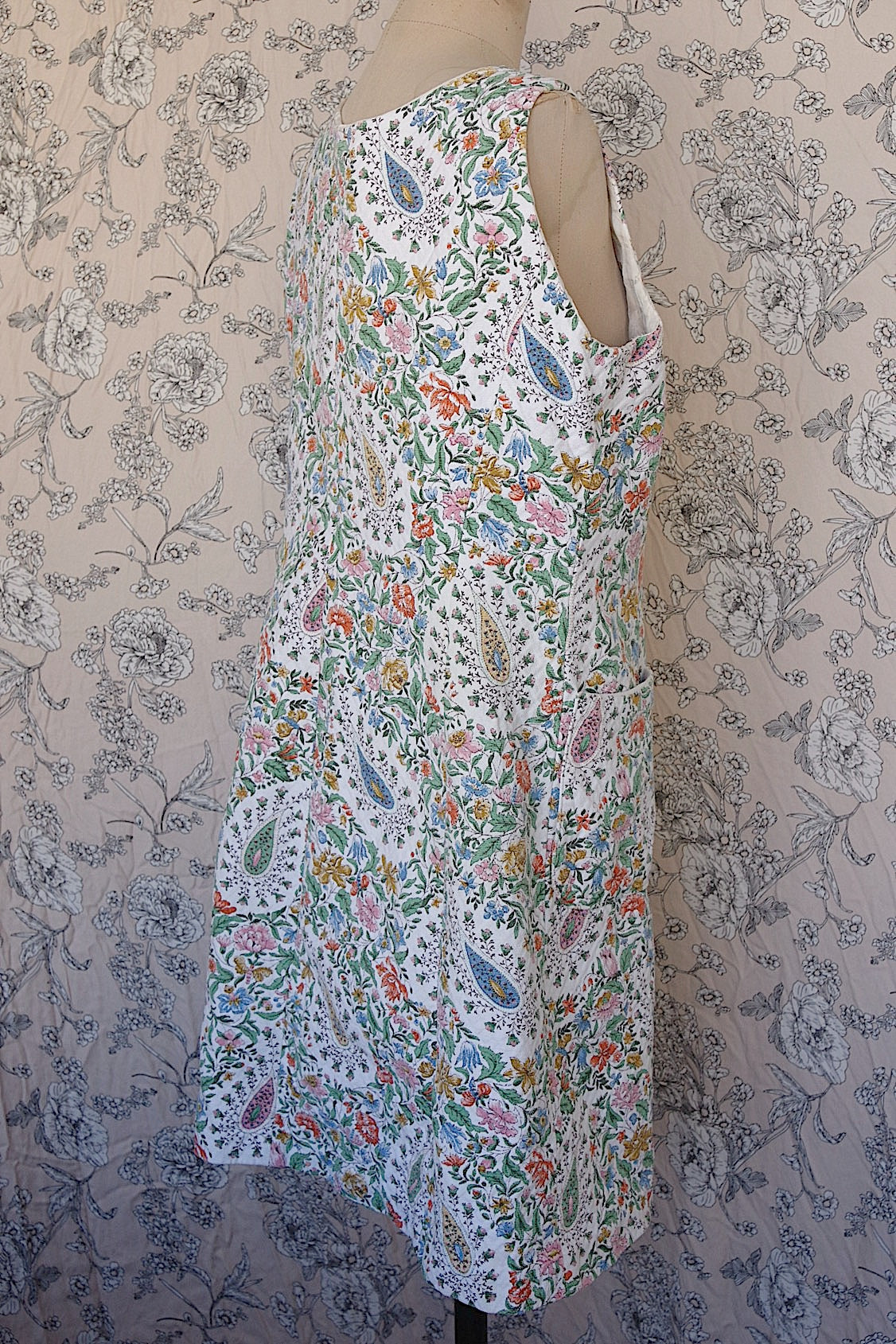 ヴィンテージワンピース vêtement vintageリバティー柄 .FR a l'epoque