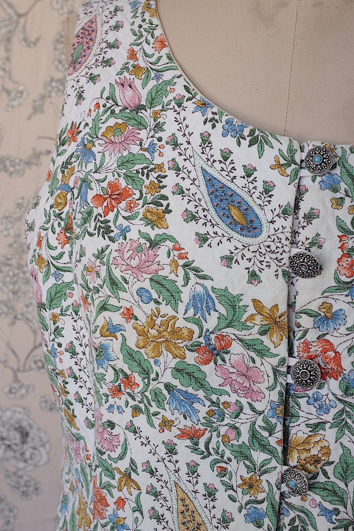 ヴィンテージワンピース vêtement vintageリバティー柄 .FR a l'epoque