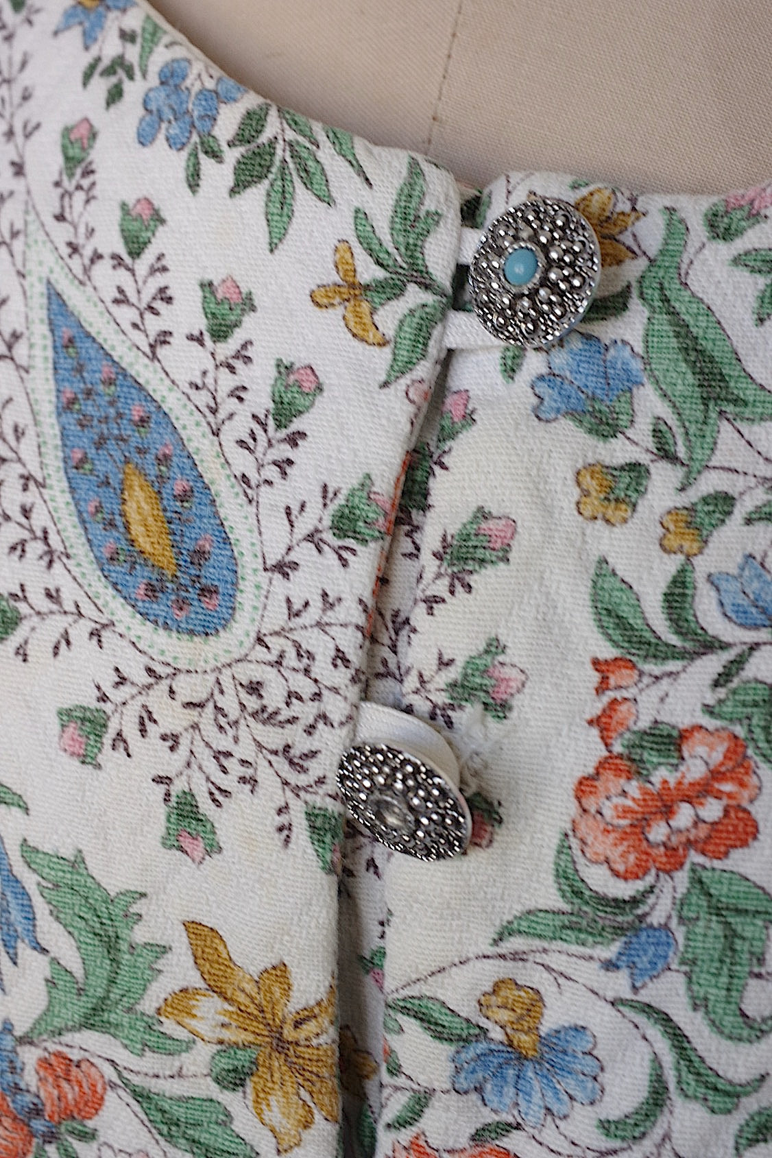 ヴィンテージワンピース vêtement vintageリバティー柄 .FR a l'epoque