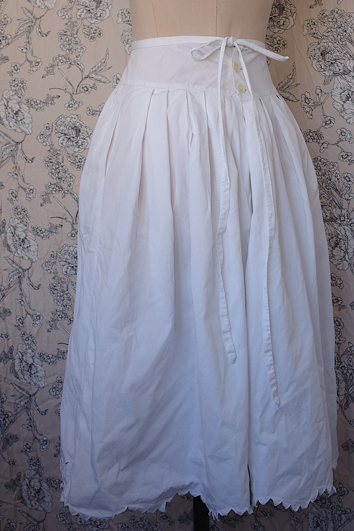 ヴィンテージスカート vêtement vintage Emmanuelle Khanh .FR a l'epoque