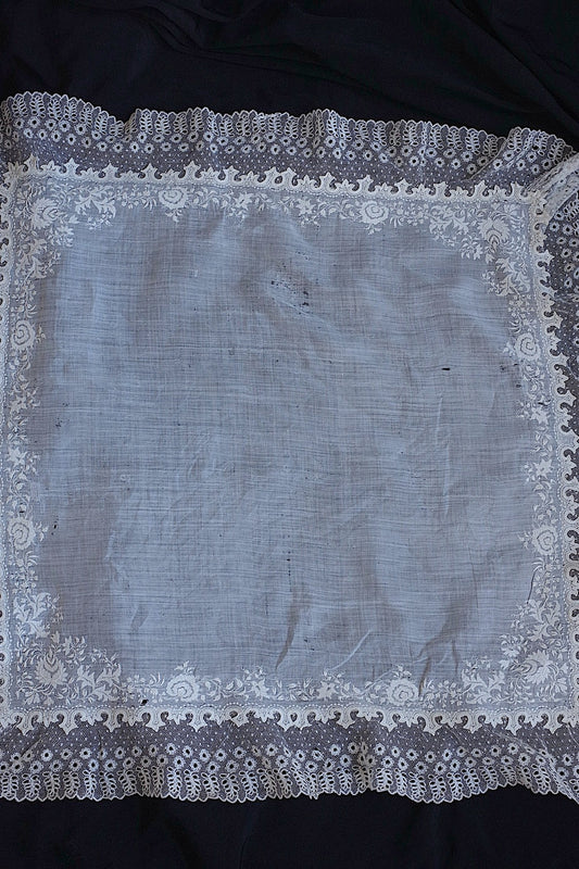 アンティーク刺繍ハンカチ mouchoir antique3 .FR a l'epoque