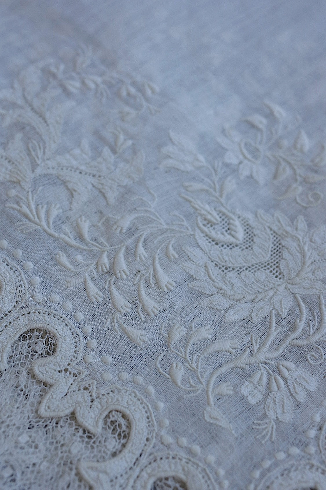 アンティーク刺繍ハンカチ mouchoir antique3 .FR a l'epoque