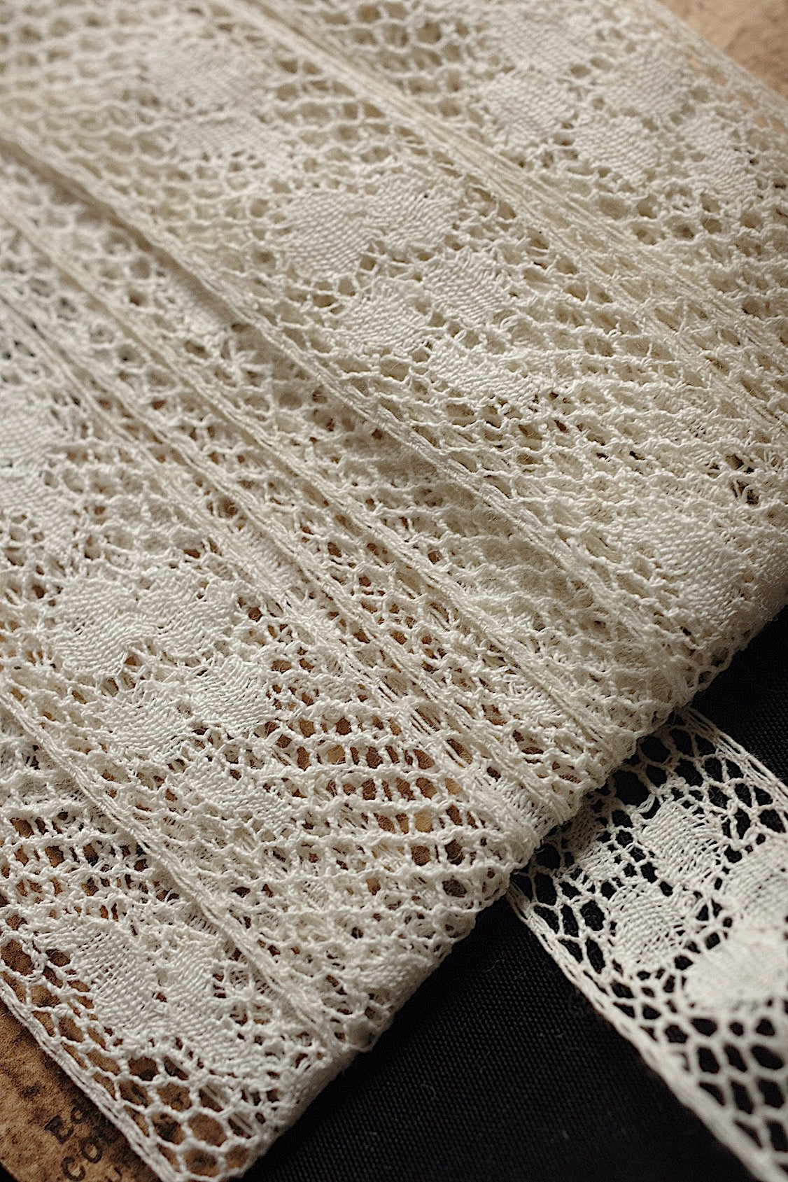 アンティークレース dentelle antique antique lace .FR a l'epoque