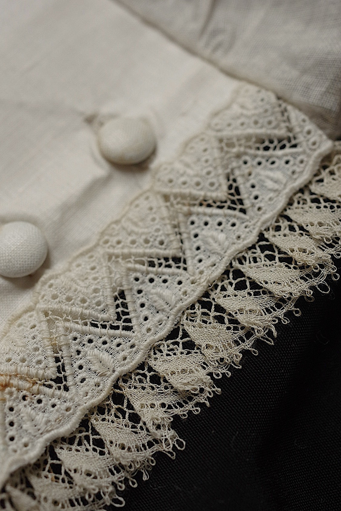 アンティークレース袖 dentelle antique antique lace .FR a l'epoque