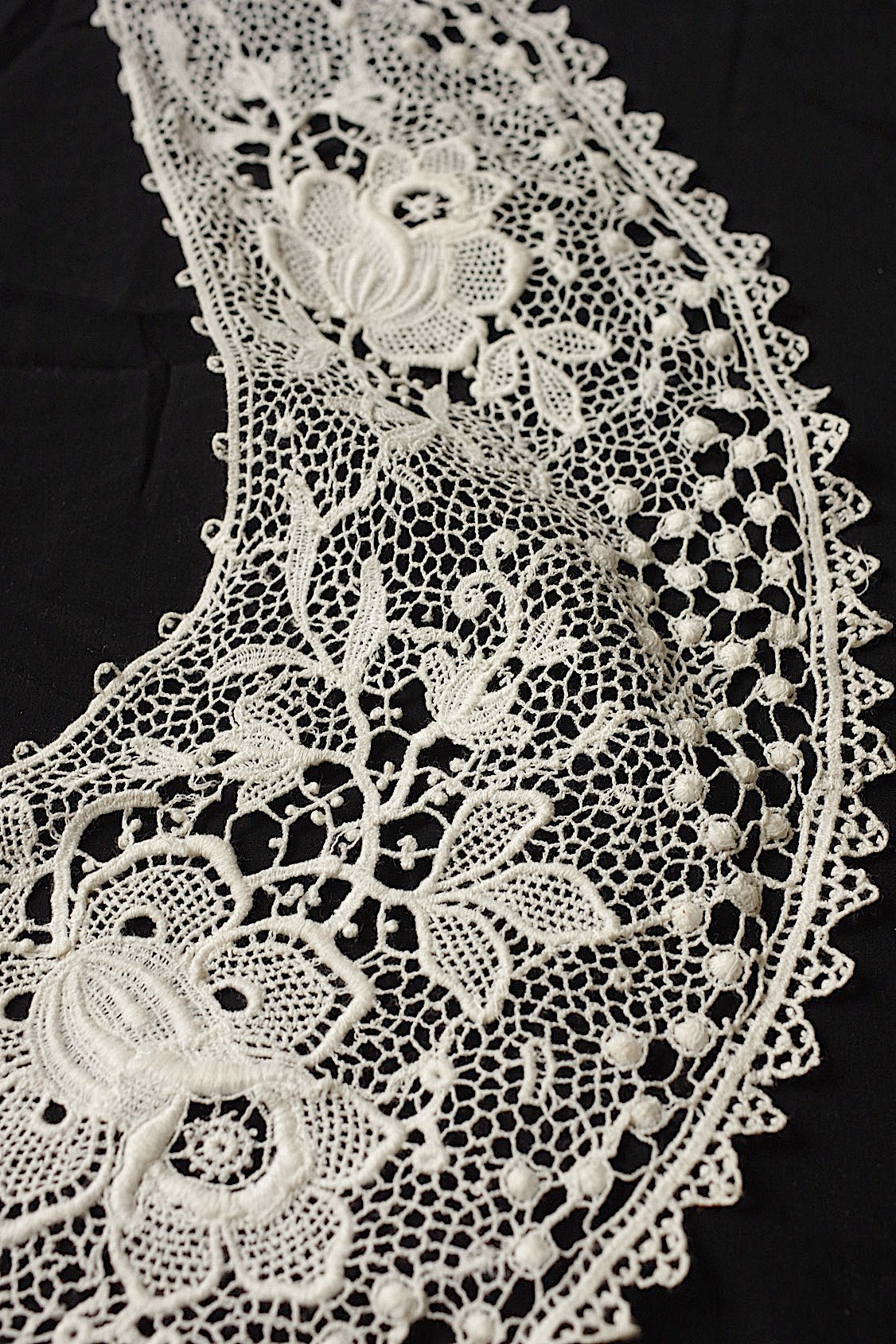 アンティークレース dentelle antique antique lace 襟とハギレ .FR a l'epoque