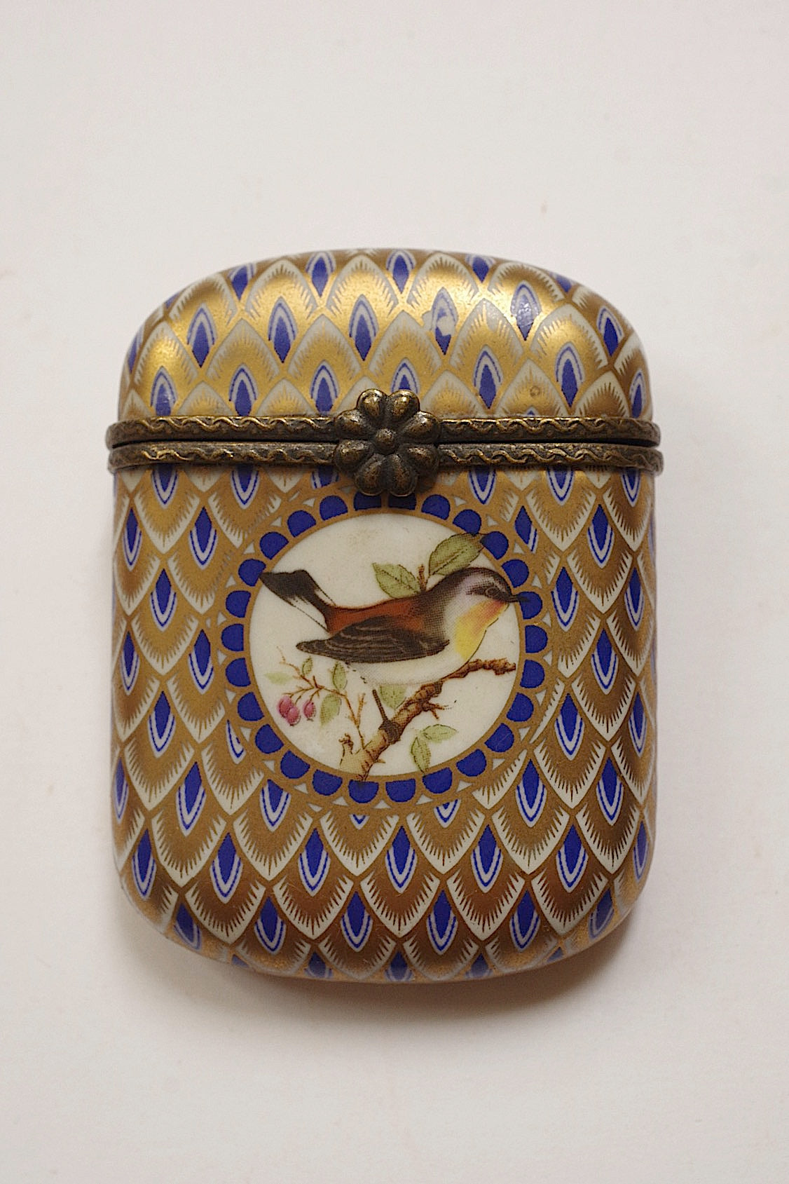 antique Pill Case アンティークピルケース .FR a l'epoque
