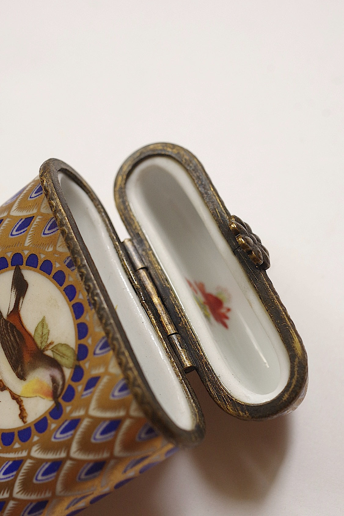 antique Pill Case アンティークピルケース .FR a l'epoque