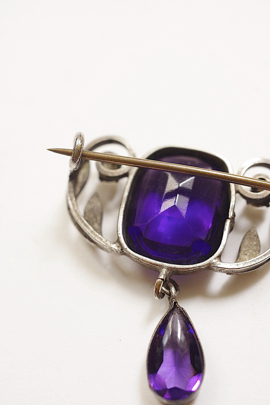 antique broche アンティークブローチ パープル .FR a l'epoque