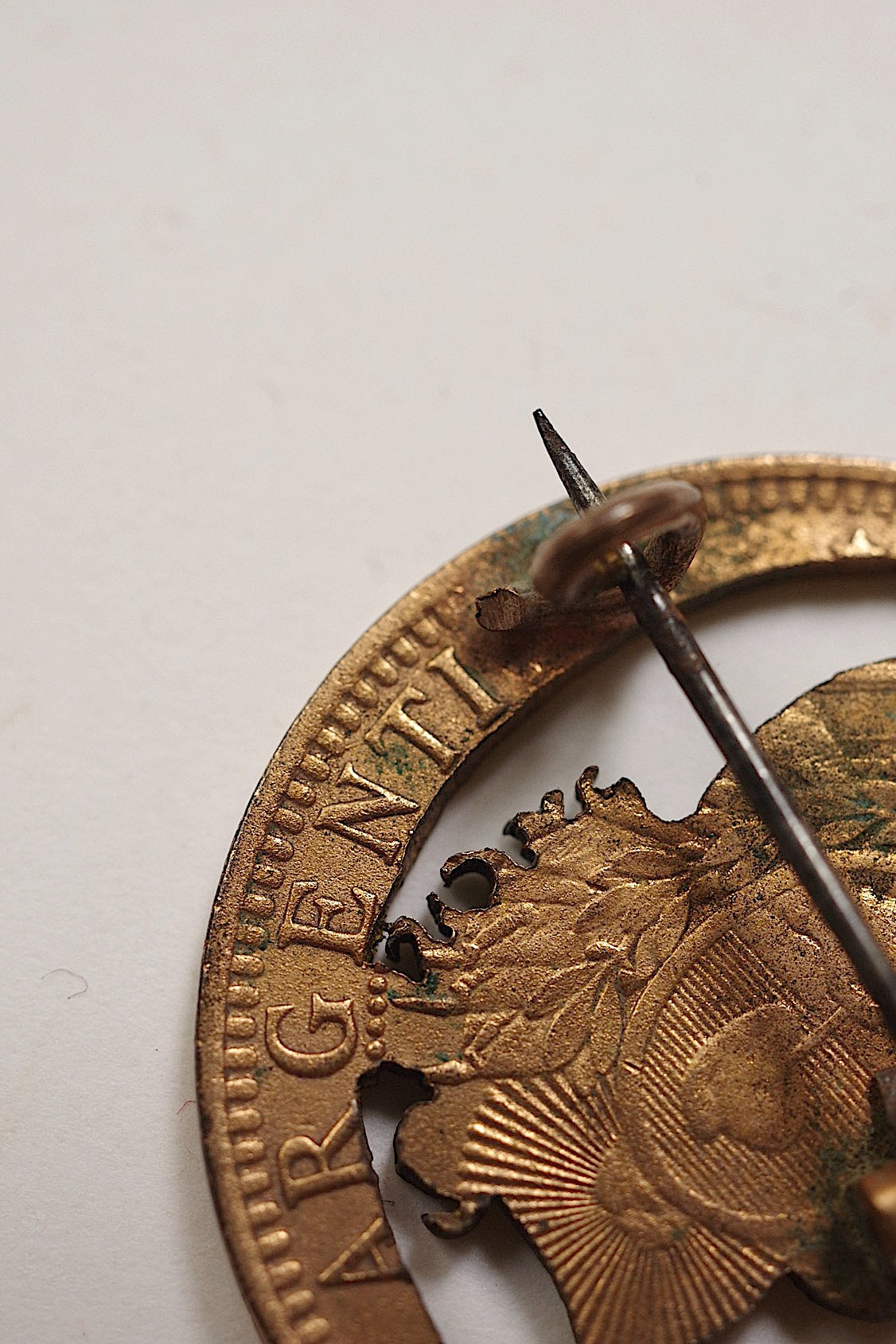 antique broche アンティークブローチ アルゼンチンコイン .FR a l'epoque