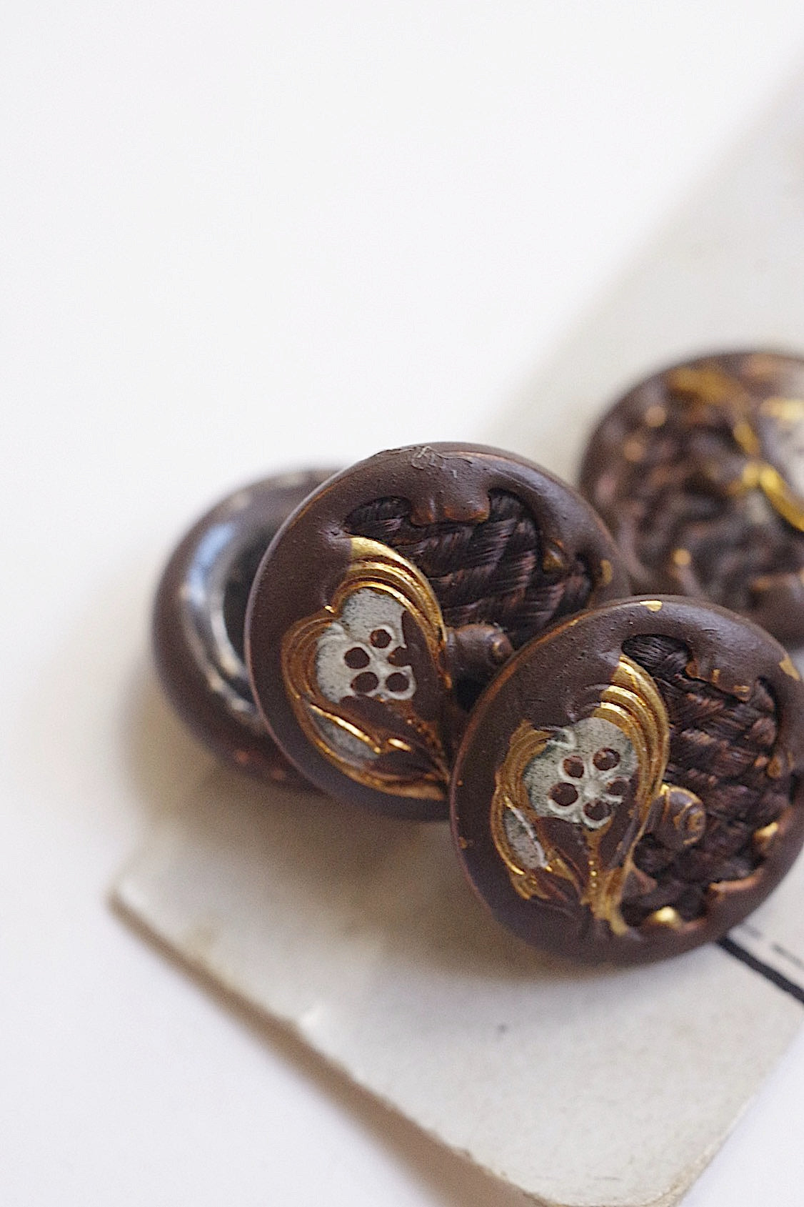 アンティークボタン bouton antique 小さなボタン2 .FR a l'epoque