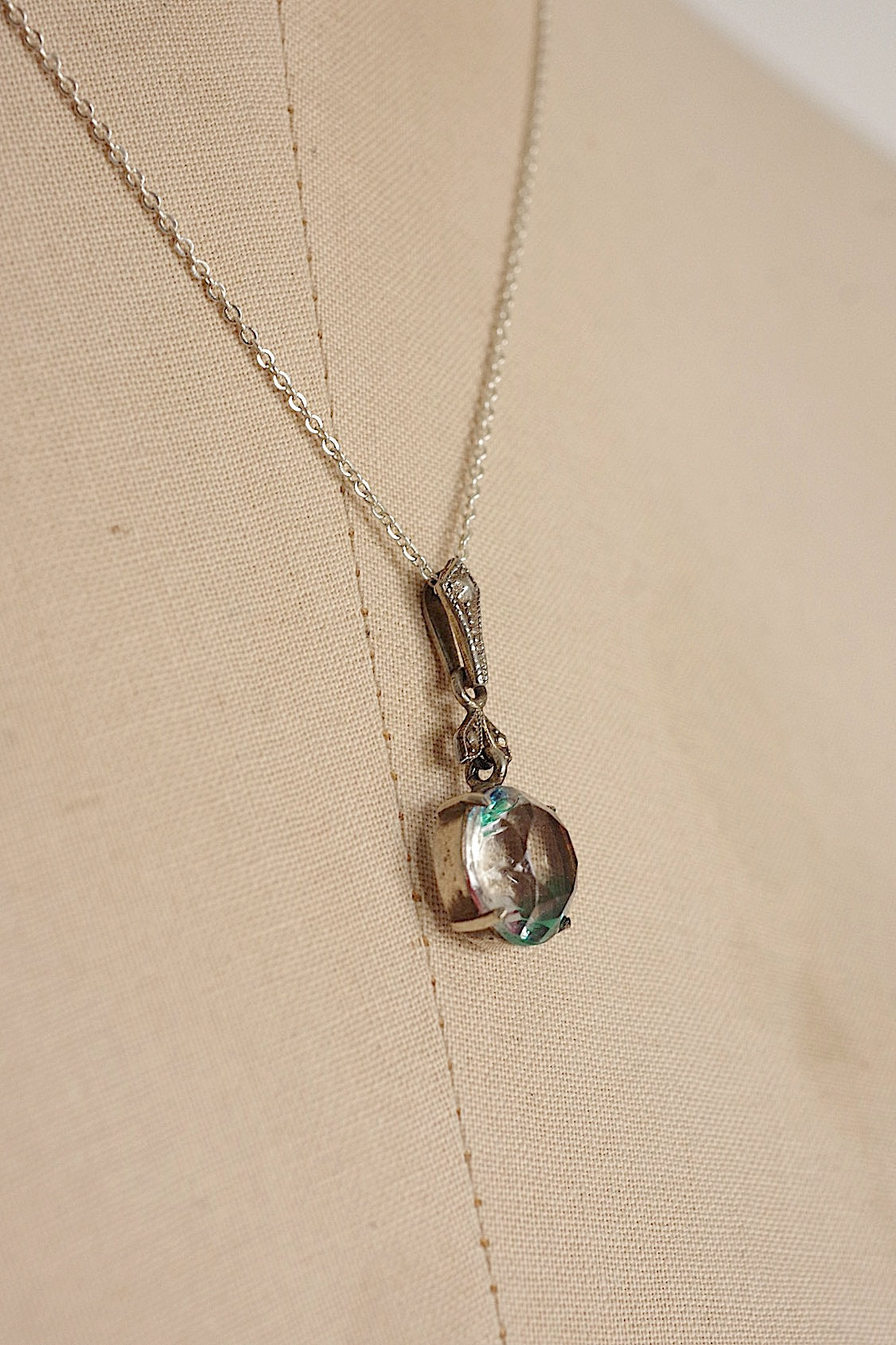 アンティークアクセサリー collier antique アンティークペンダント .FR a l'epoque