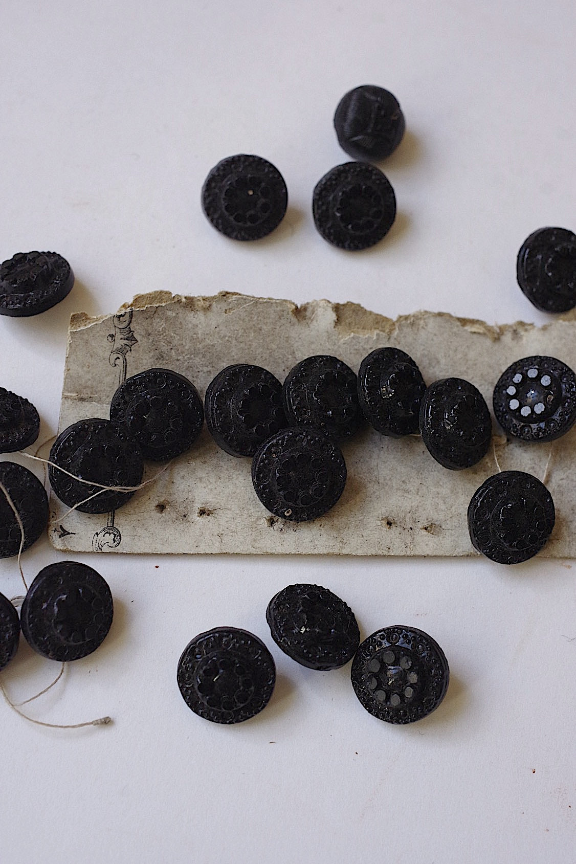 アンティークボタン antique boutton lots2 .FR a l'epoque