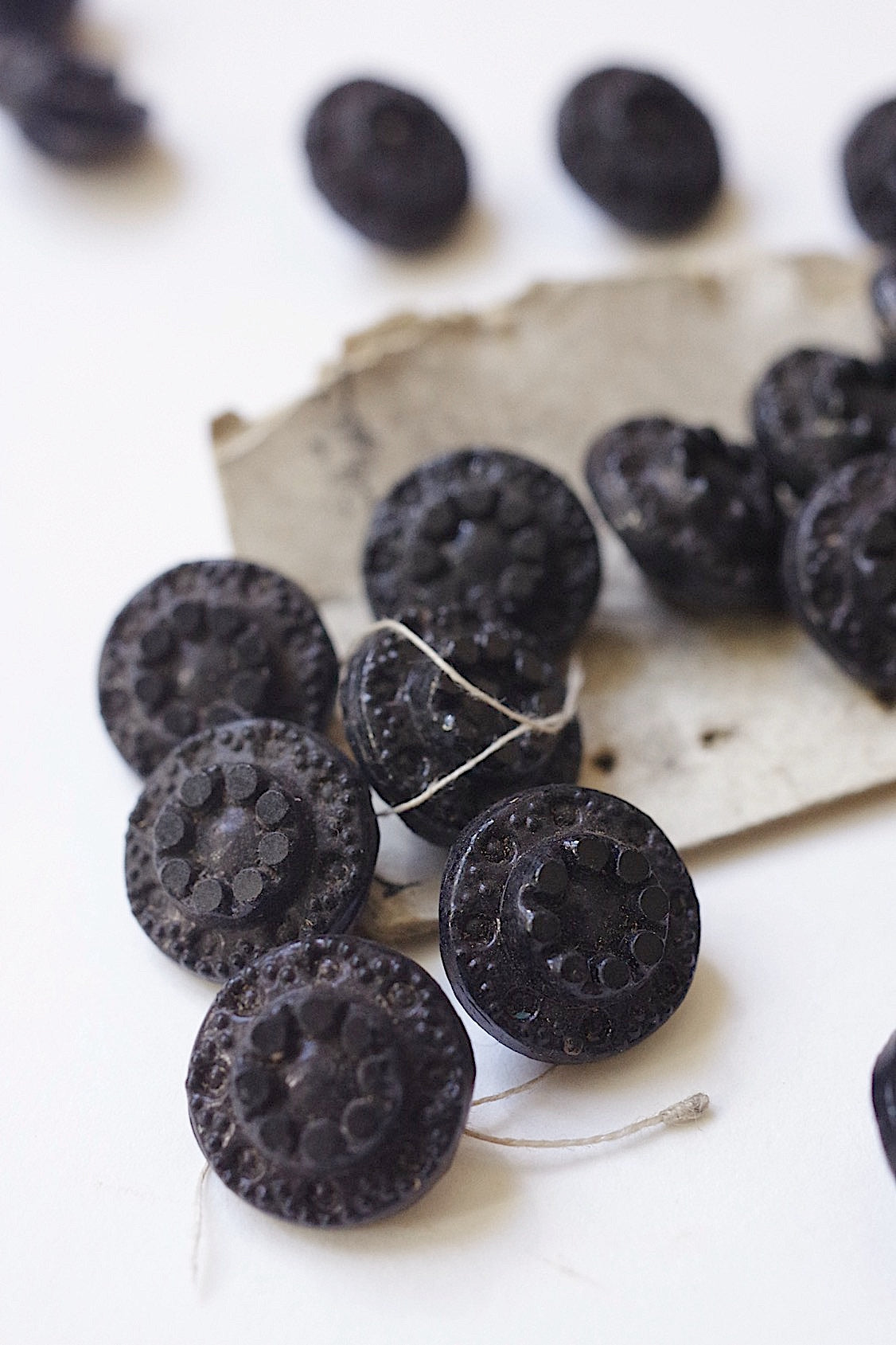 アンティークボタン antique boutton lots2 .FR a l'epoque