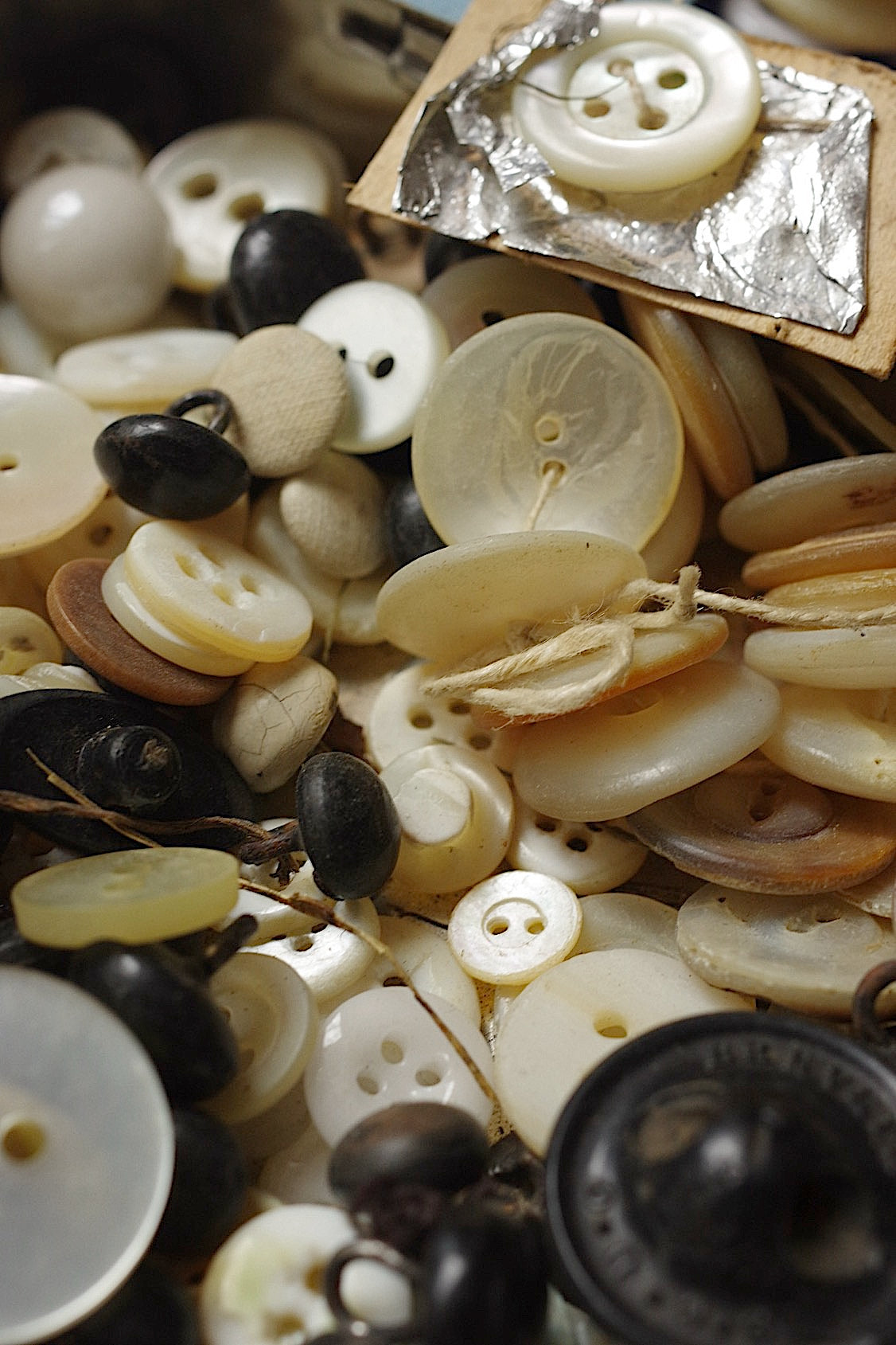 アンティークボタン antique boutton lots4 .FR a l'epoque