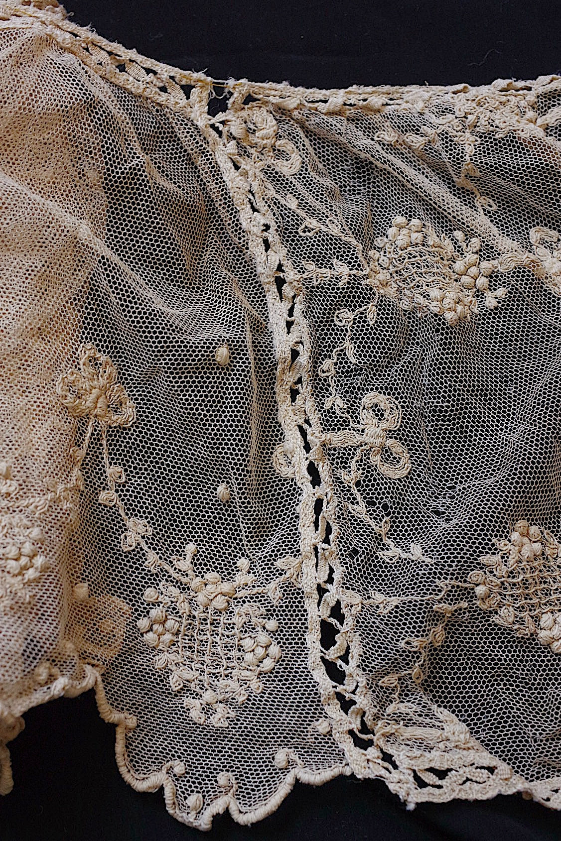 アンティークレース antique dentelle 280cm .FR a l'epoque