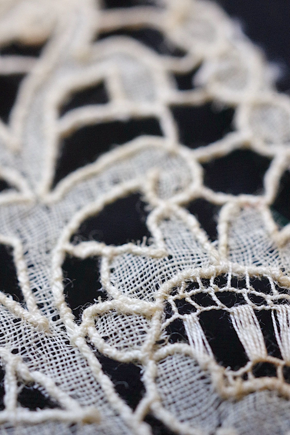 アンティークレース antique dentelle カットワーク .FR a l'epoque